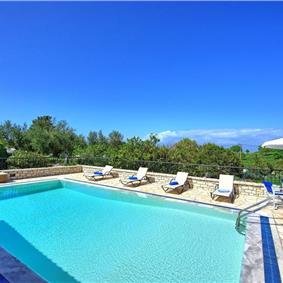 3 bedroom villa with pool in Kassiopi, Corfu, sleeps 6